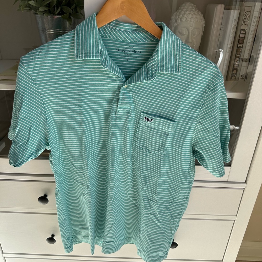 Vineyard Vines Men’s size Small Green and White Sea Island striped Polo